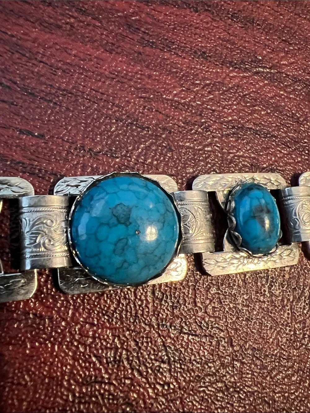 Vintage Faux Turquoise Etched Flower & Leaves Silver Tone Wide Link Bracelet